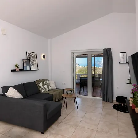 Apartment Bona's *